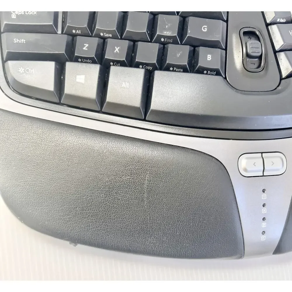 Microsoft Natural Ergonomic Keyboard 4000 v1.0 Model KU-0462 Curved Wired USB